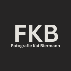 Schwarz Beige Modern Bold Einfach Name Initialen Logo-2